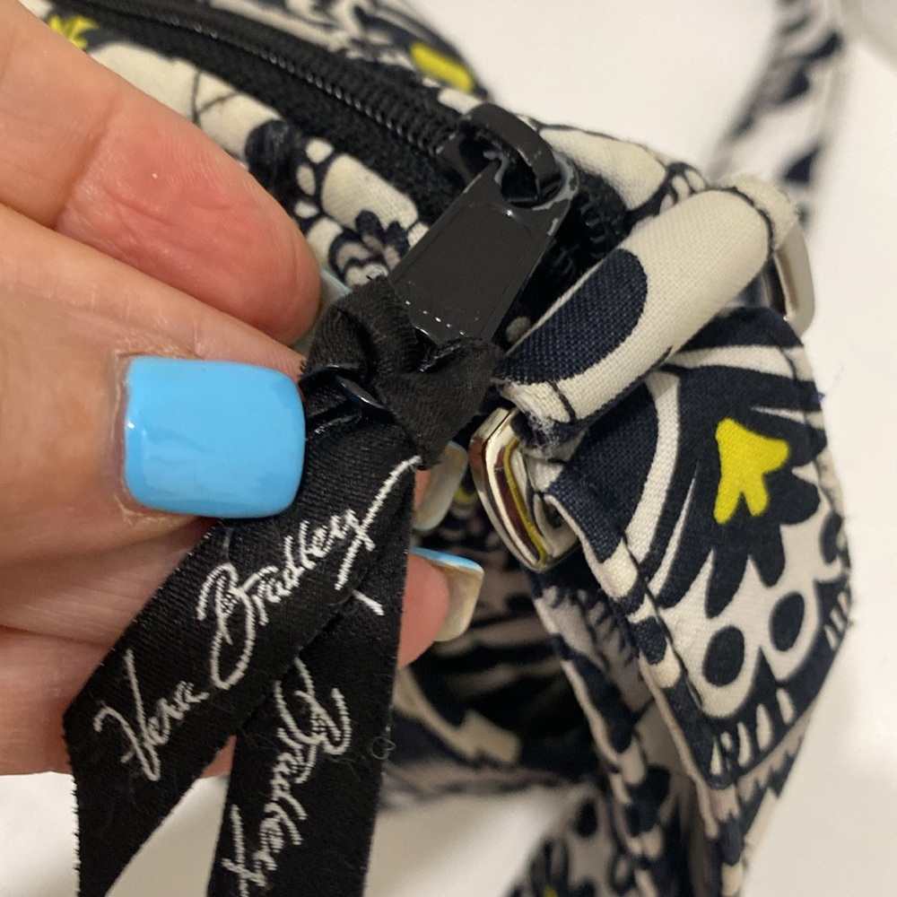 Vera Bradley Retired Fanfare Pattern crossbody / Shoulder Bag - Picture 9 of 16